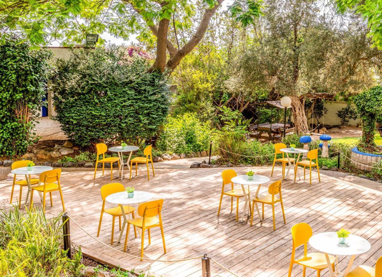Travel Hotel Gesher Haziv Luaran gambar