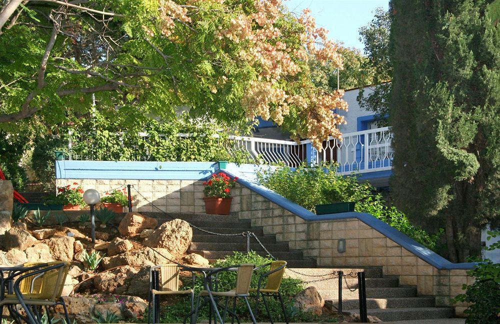 Travel Hotel Gesher Haziv Luaran gambar