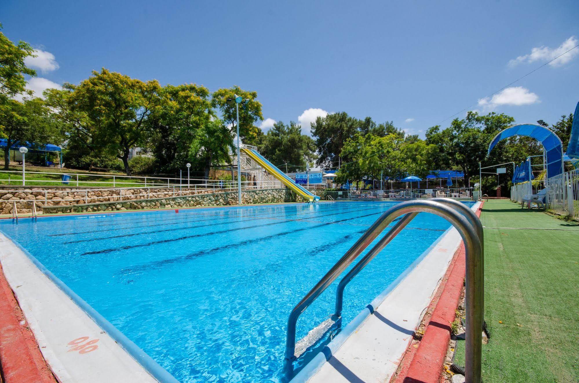 Travel Hotel Gesher Haziv Luaran gambar